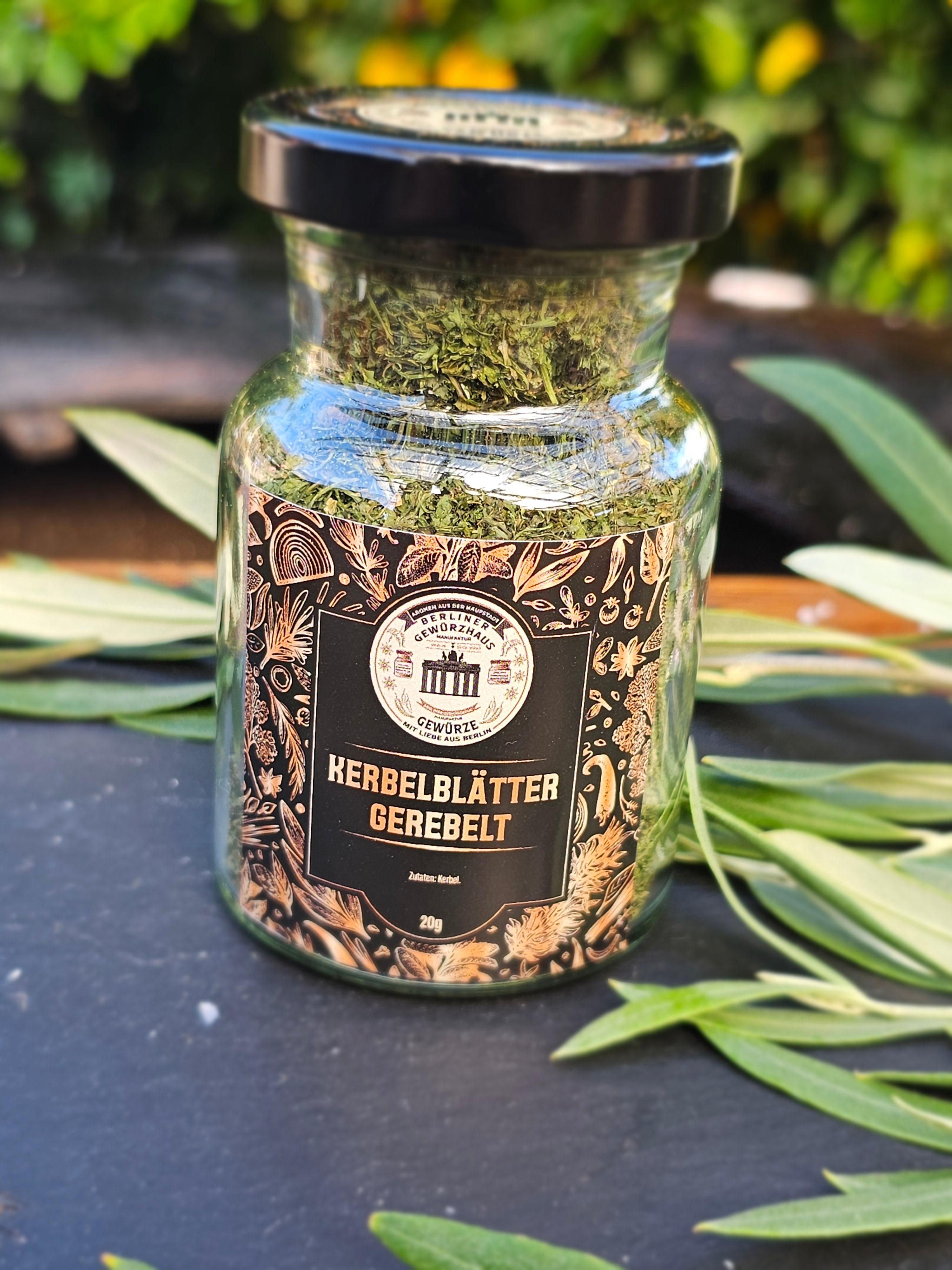 Kerbelblätter gerebelt 20g - Berliner-Gewürzhaus-Manufaktur 