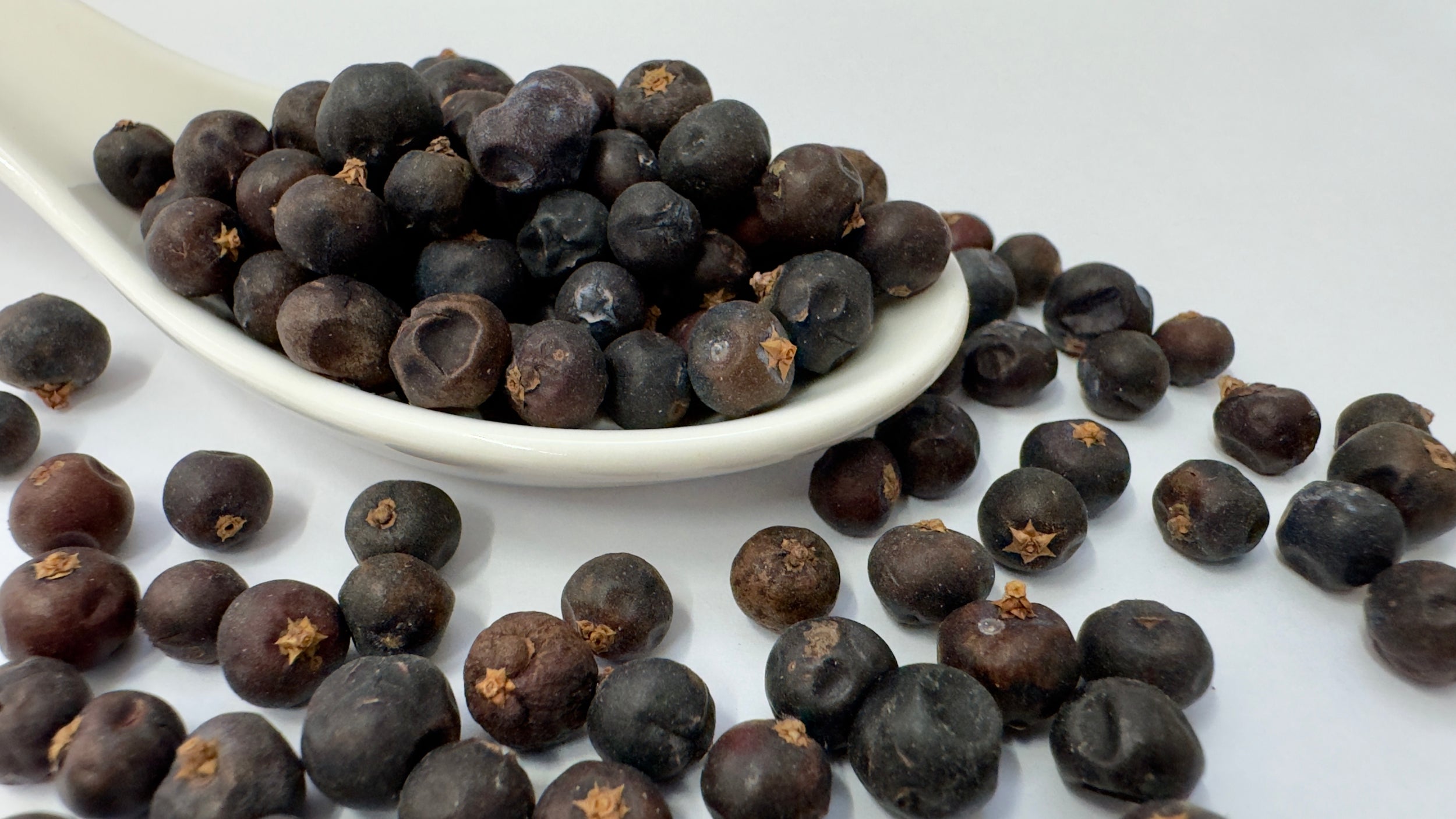 Wacholderbeeren ganz 50g - Berliner-Gewürzhaus-Manufaktur 